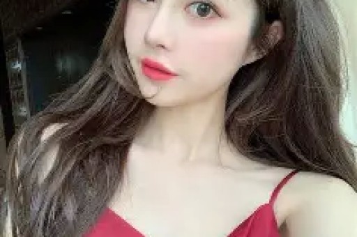 女游客划龙舟被颠翻外衣滑落表情销魂身份曝光鼓手爆料更多